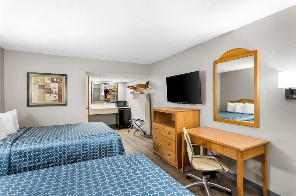 Room, 2 Queen Beds, Non Smoking