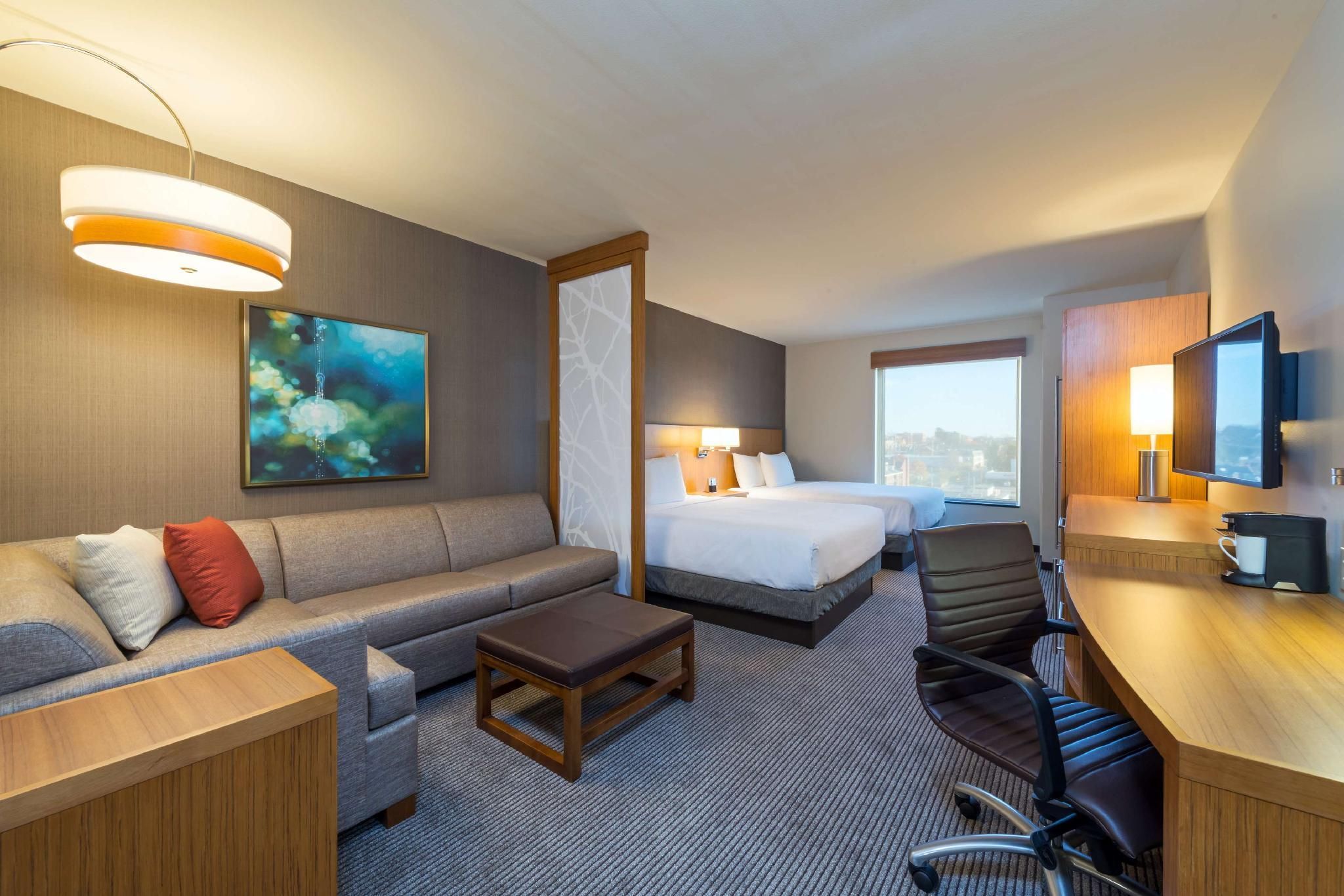 Two Queen Beds High Floor (with Sofa Bed)
