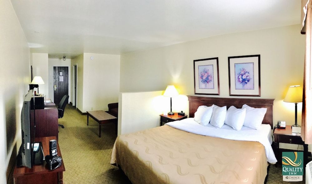 Efficiency, Room, 1 King Bed, Non Smoking