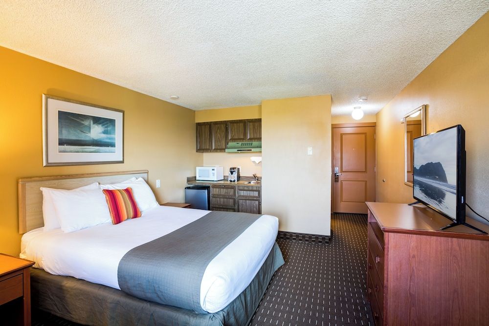 Ebb Tide Oceanfront Inn Two Queen ADA Non View