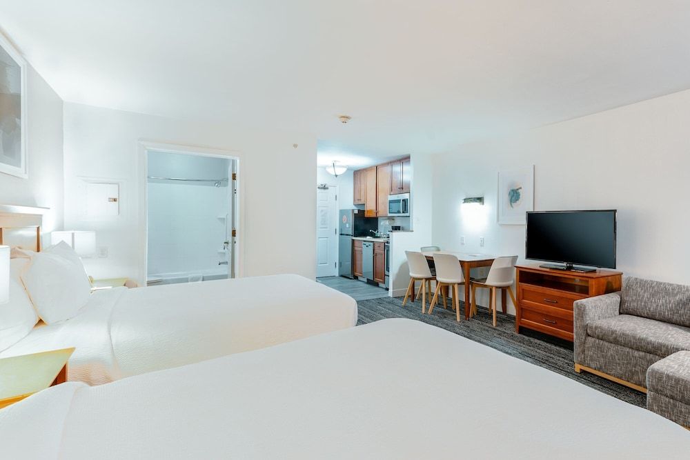 Studio, Multiple Beds