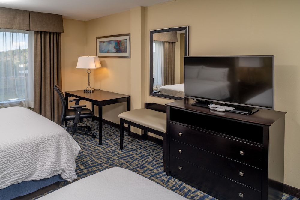 Suite, 2 Queen Beds, Accessible (Mobility, Accessible Tub)