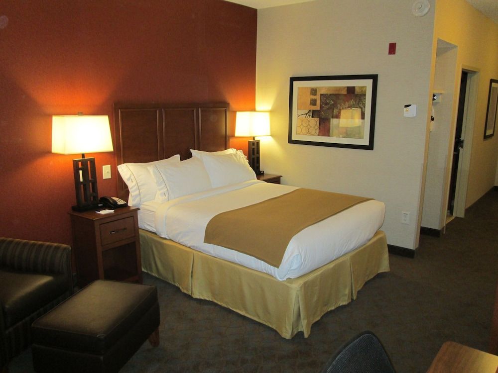 Standard Room, 1 Queen Bed