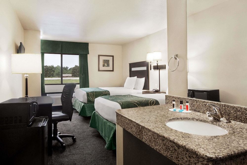 Room, 2 Queen Beds, Non Smoking