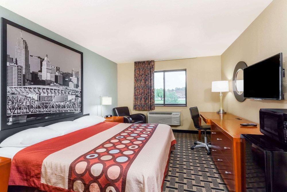 Suite, 1 King Bed, Non Smoking, Hot Tub