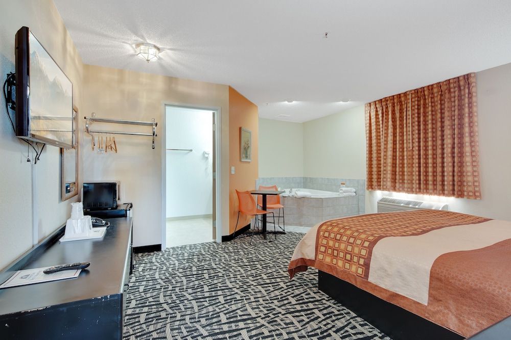 Suite, 1 King Bed, Non Smoking, Jetted Tub