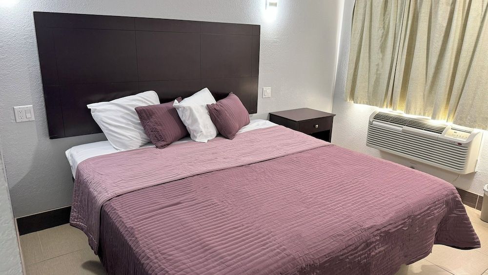 Standard Room, 1 King Bed, Non Smoking, Refrigerator & Microwave