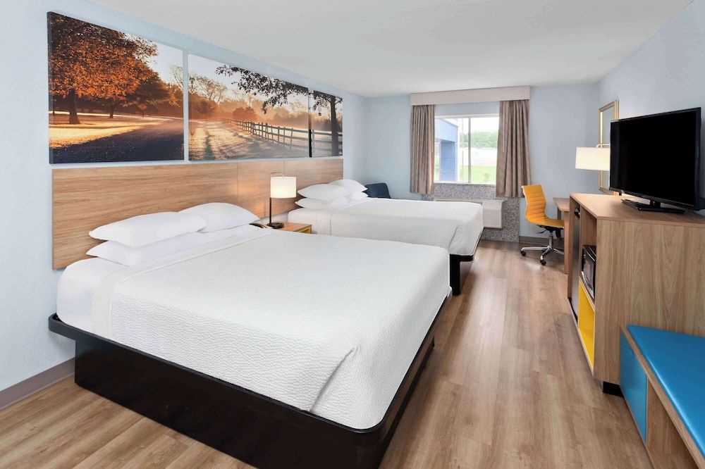 Room, 2 Queen Beds, Non Smoking