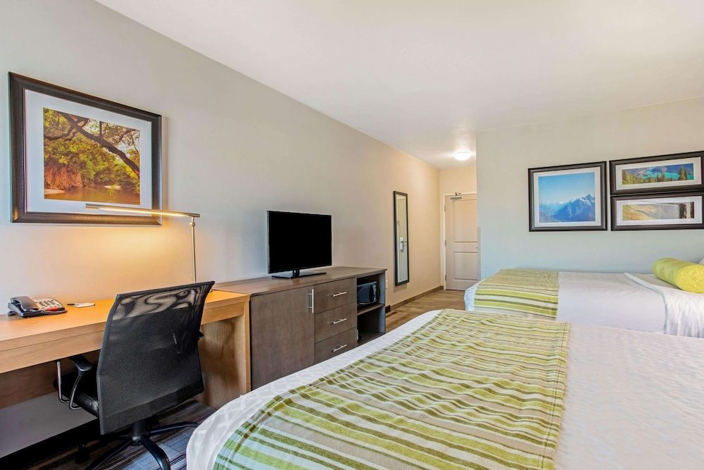 Room, 2 Queen Beds, Accessible (Mobility/Hearing Impaired Accessible)