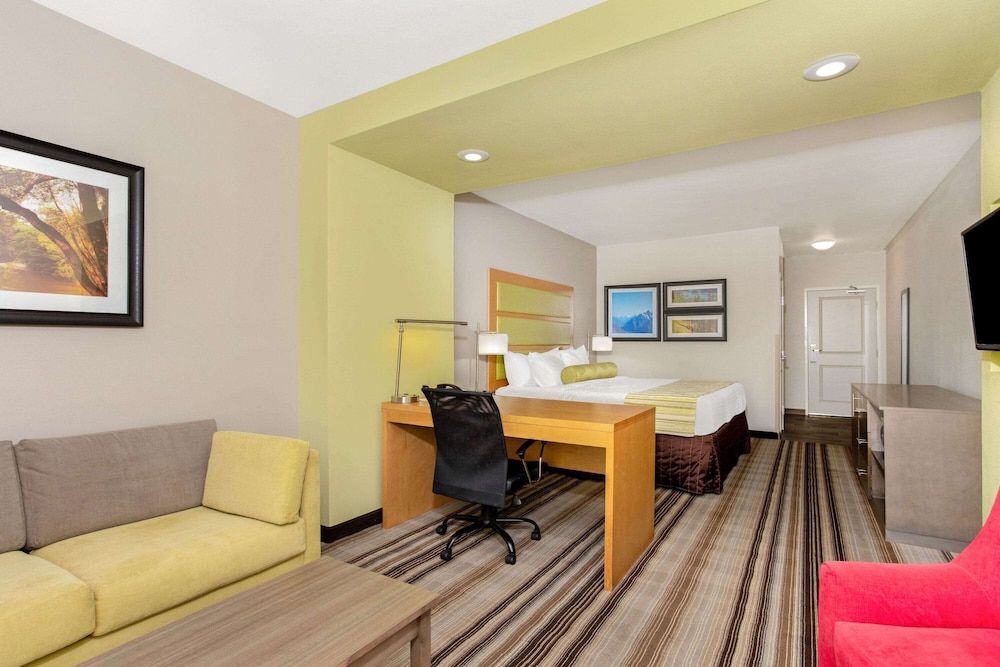 Room, 1 King Bed with Sofa bed, Accessible, Non Smoking (Mobility/Hearing Impaired)
