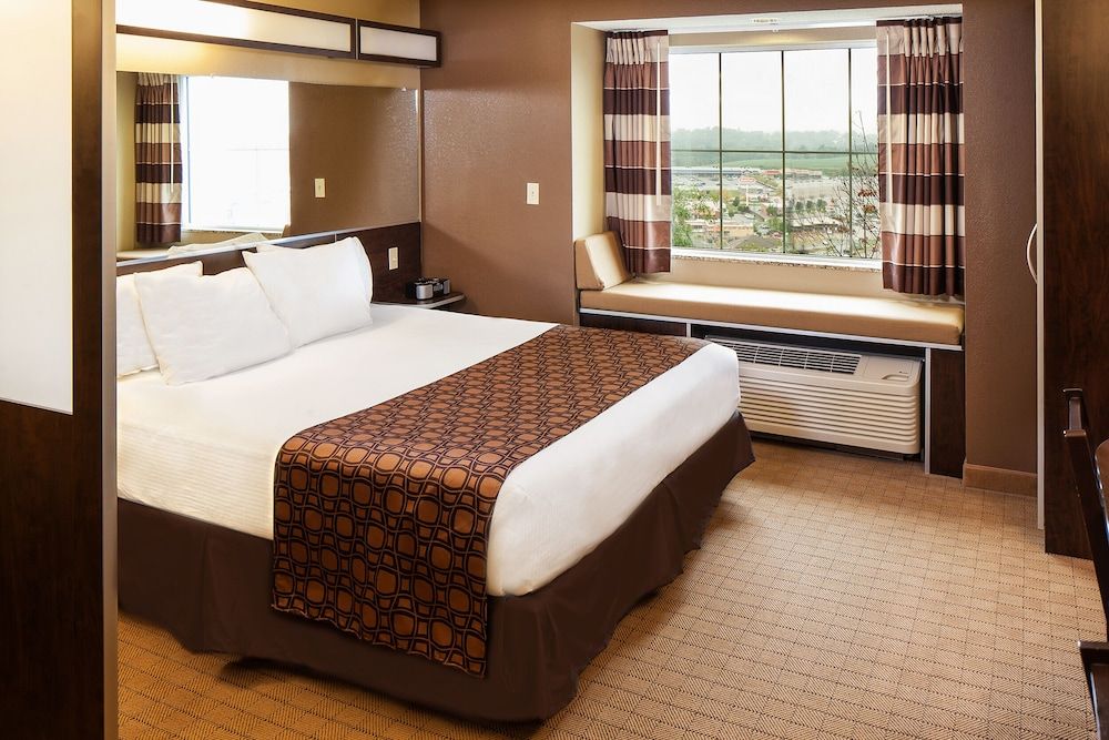 Suite, 1 Queen Bed, Accessible, Non Smoking