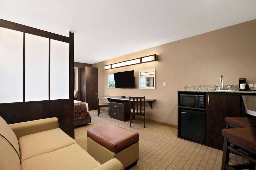 Suite, 1 King Bed, Non Smoking