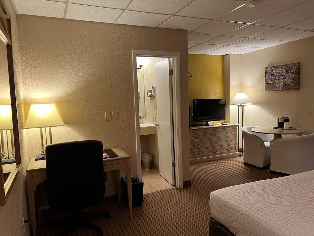 Standard Room, 1 King Bed, Non Smoking