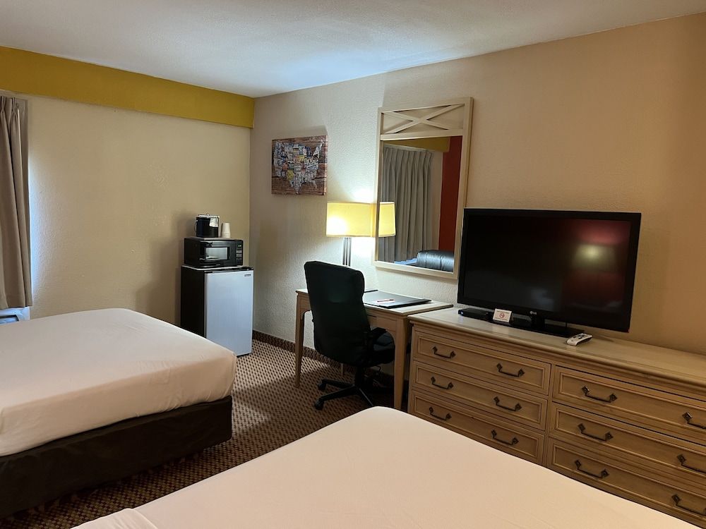 Room, 2 Queen Beds, Non Smoking