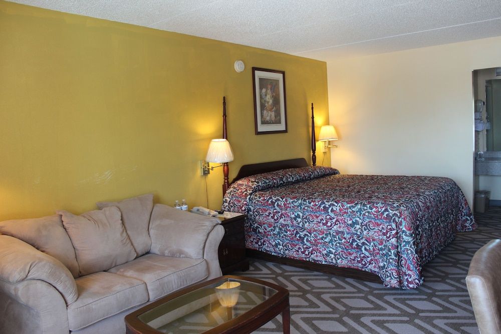 Tourway Inn Standard Room, 1 King Bed, Non Smoking 2