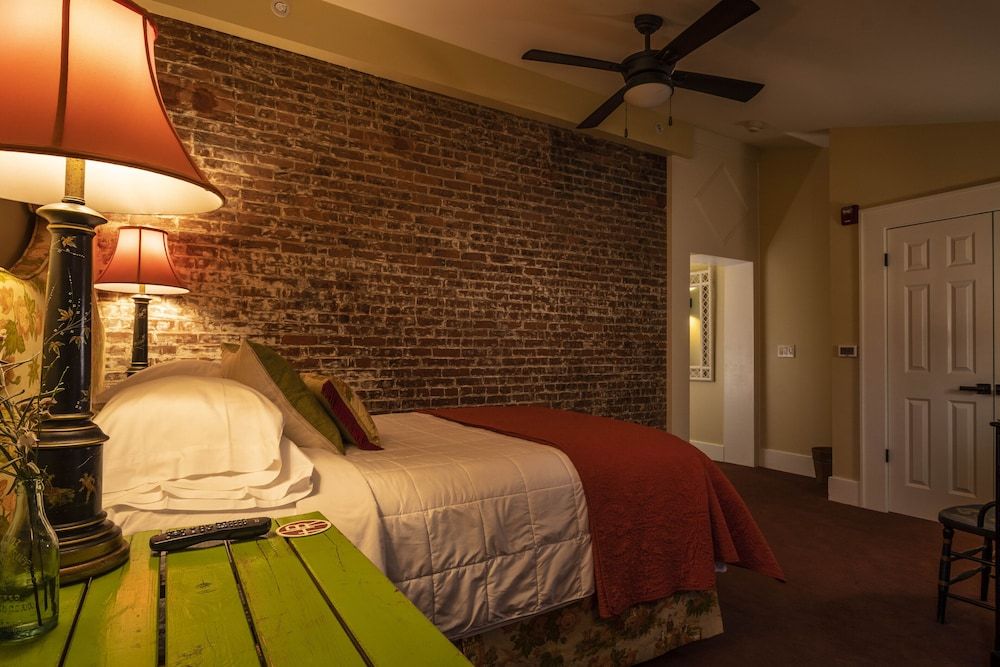 Hotel Broad Ripple