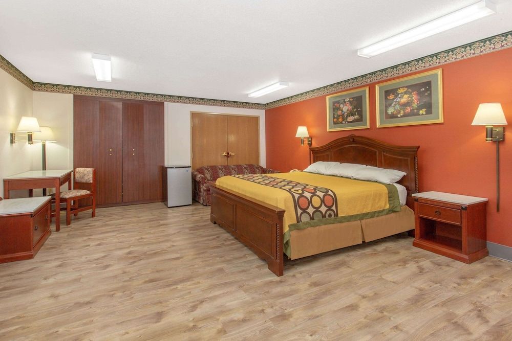 Suite, 1 King Bed, Non Smoking (Luxury)