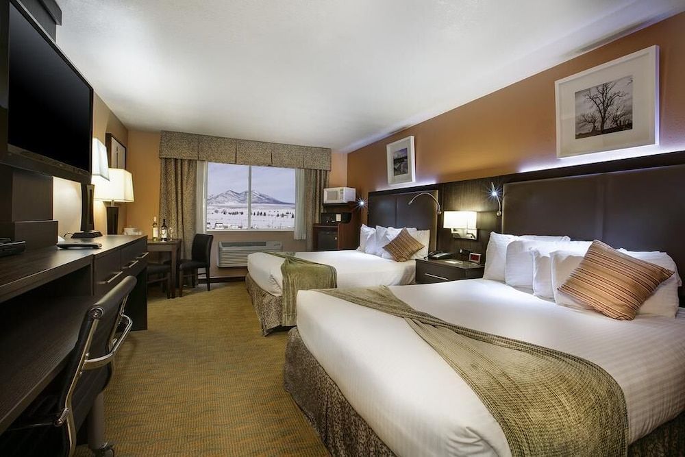 Prospector Hotel and Casino Deluxe Double Room, 2 Queen Beds 2