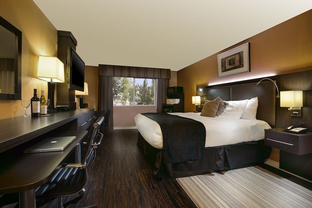 Prospector Hotel and Casino Deluxe Room, 1 King Bed 2