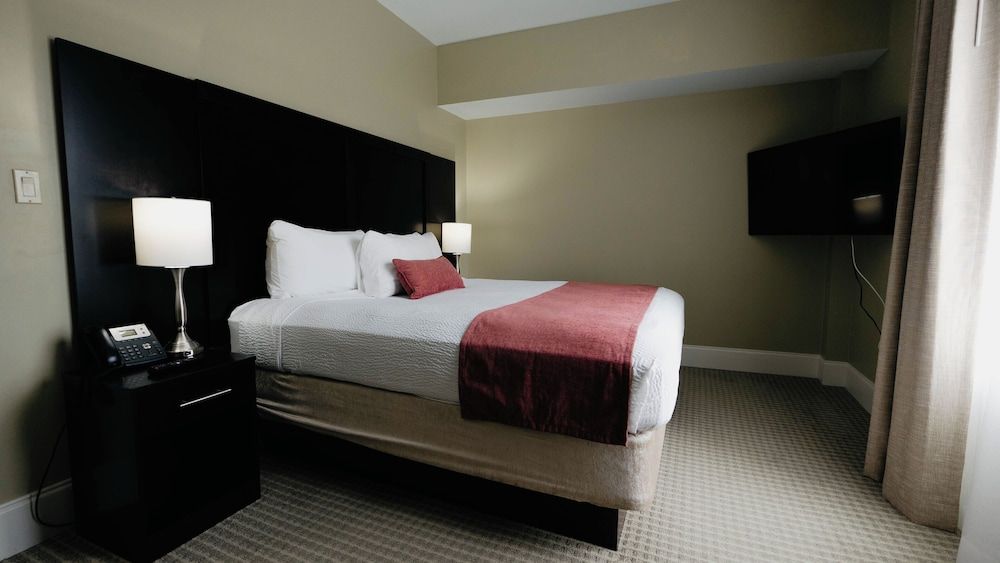 Junior Suite (at the Inn)