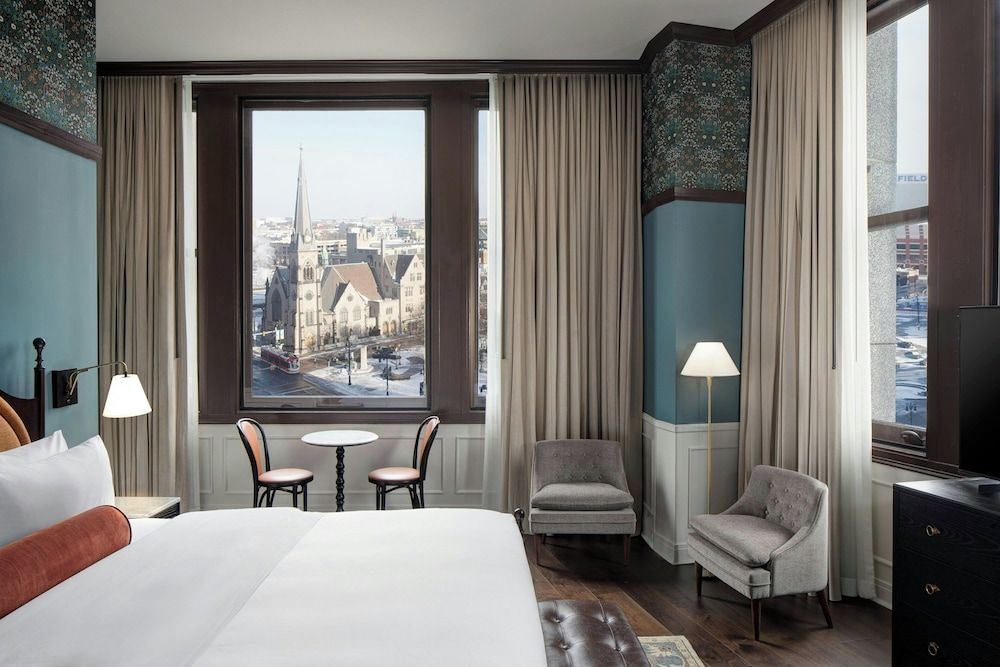 Room, 1 King Bed, City View, Corner