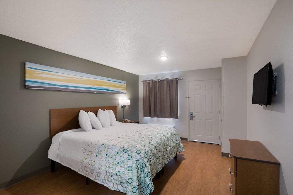 Studio, 1 King Bed, Non Smoking