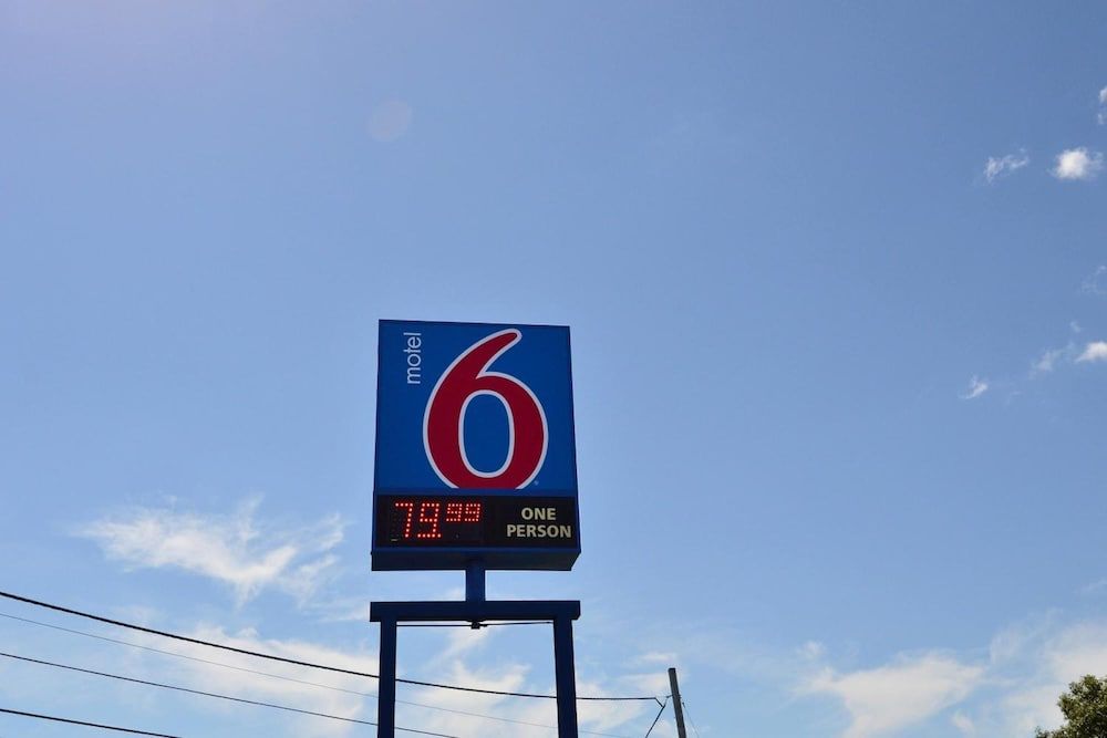 Motel 6 Danvers, MA - Boston North