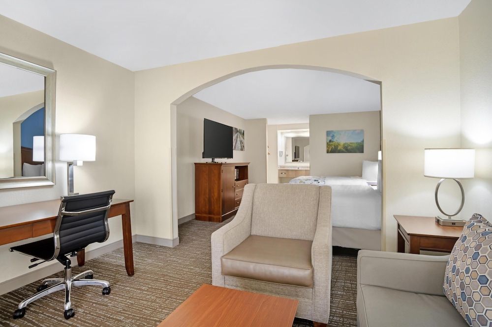 Standard Room, 2 Queen Beds, Non Smoking, Jetted Tub