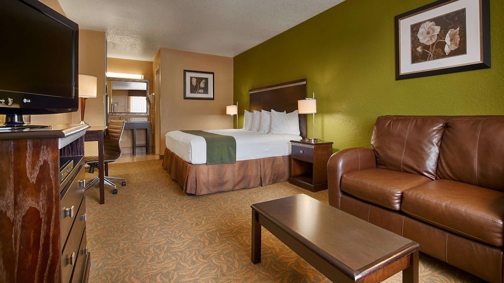 Standard Room, 1 King Bed with Sofa bed, Non Smoking, Refrigerator & Microwave (with Sofabed)