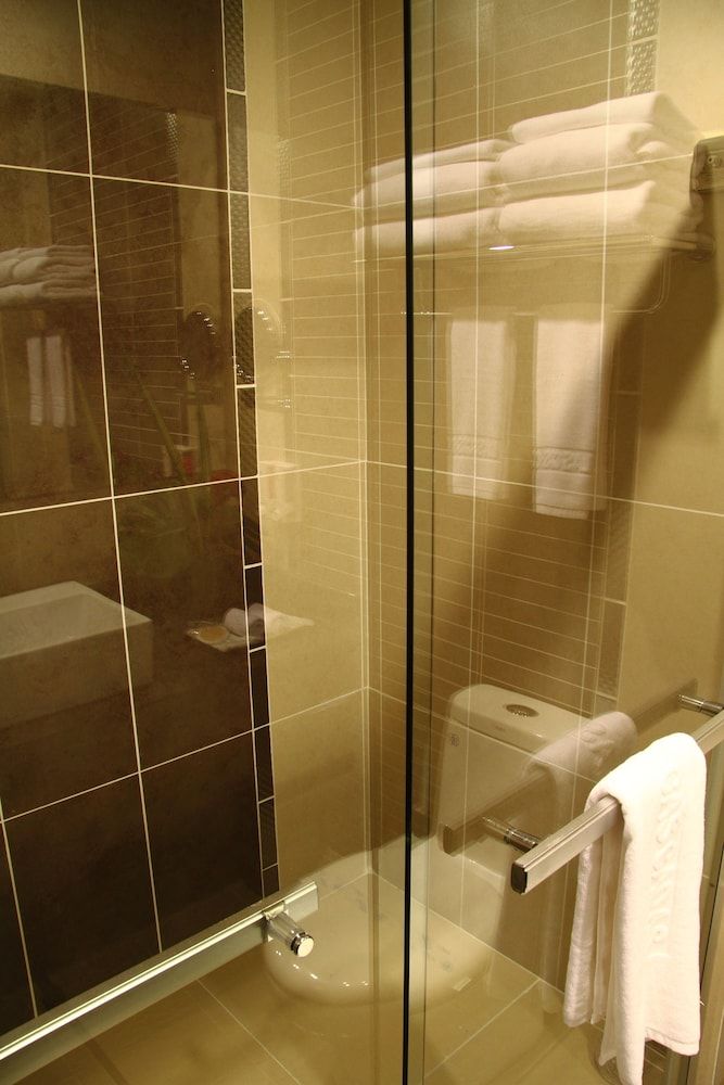 Hotel Las Cascadas Standard Double Room, 2 Queen Beds 5