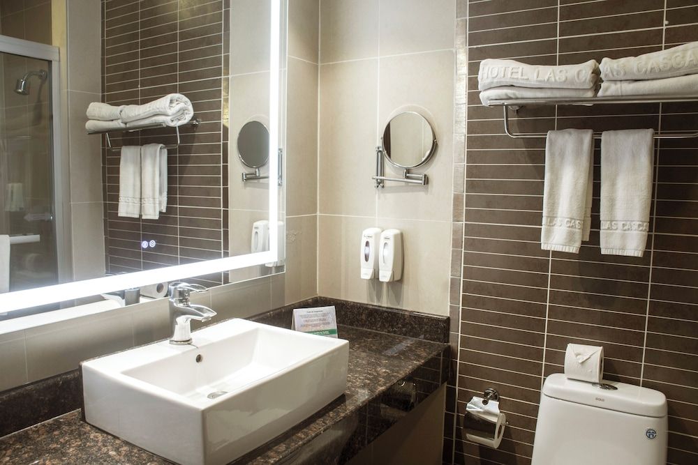 Hotel Las Cascadas Standard Double Room, 2 Queen Beds 7