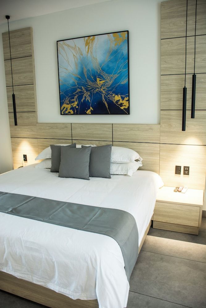 Hotel Las Cascadas Premium Room, 1 King Size Bed 3