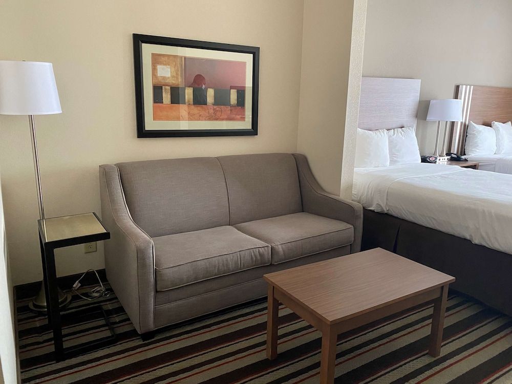 Suite, 2 Double Beds, Accessible, Bathtub