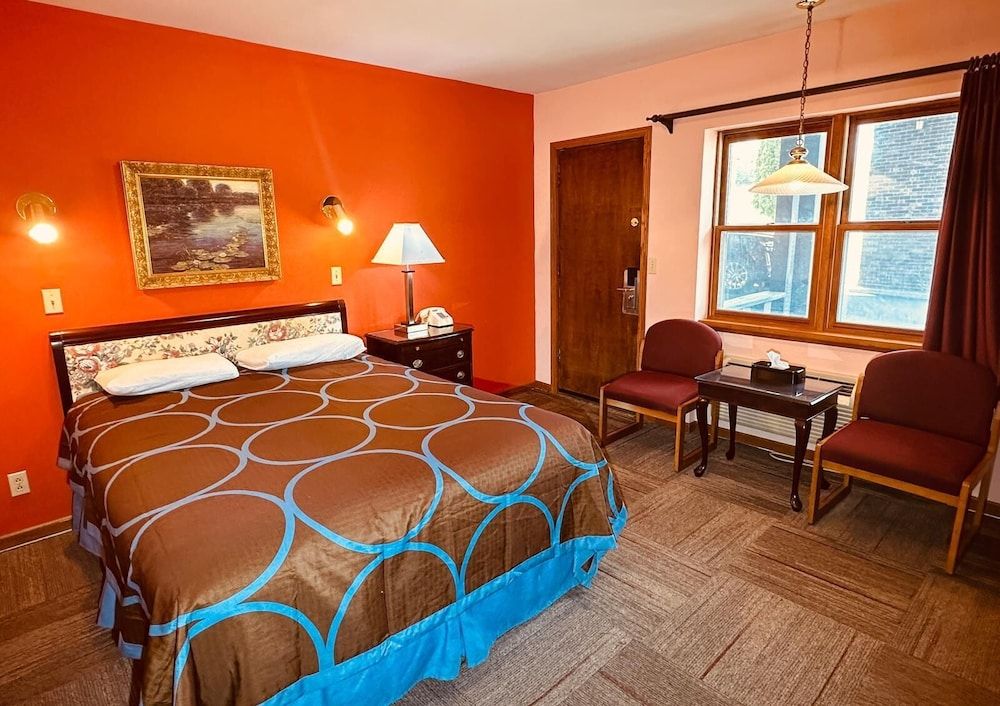 AmeriVu Inn and Suites - St. Croix Falls