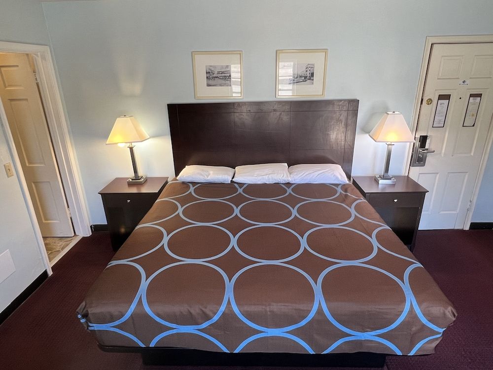 AmeriVu Inn and Suites - St. Croix Falls Deluxe Room