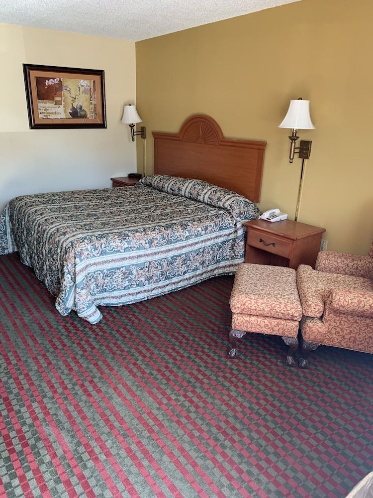 Standard Room, 1 King Bed