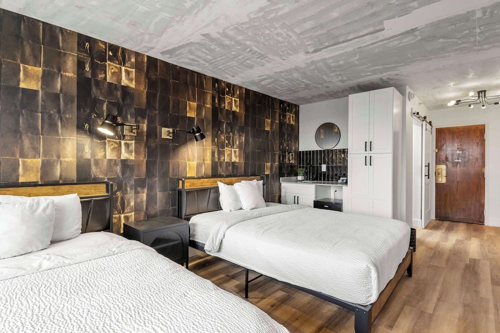 Room, 2 Queen Beds