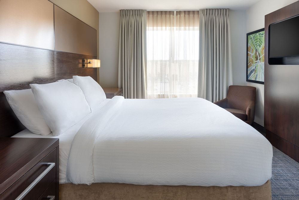 Suite, 1 Double Bed, Non Smoking (Hearing Accessible)