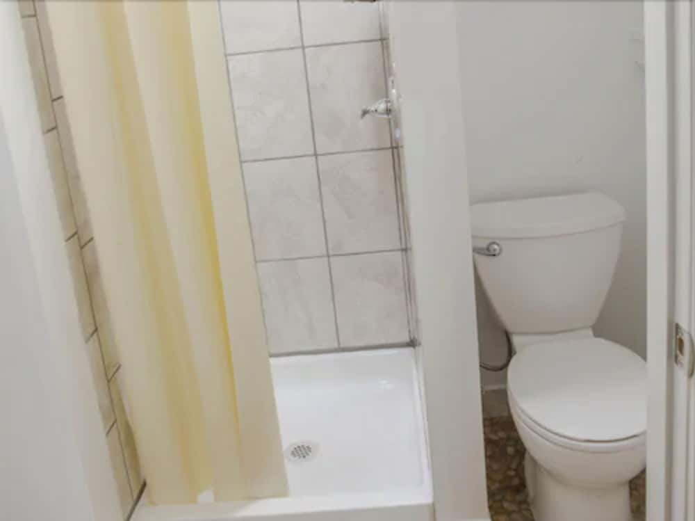 undefined Winsor Hotel 9