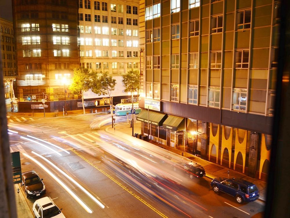 undefined Winsor Hotel 4