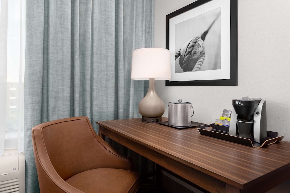 Suite, 1 Bedroom (Hearing)