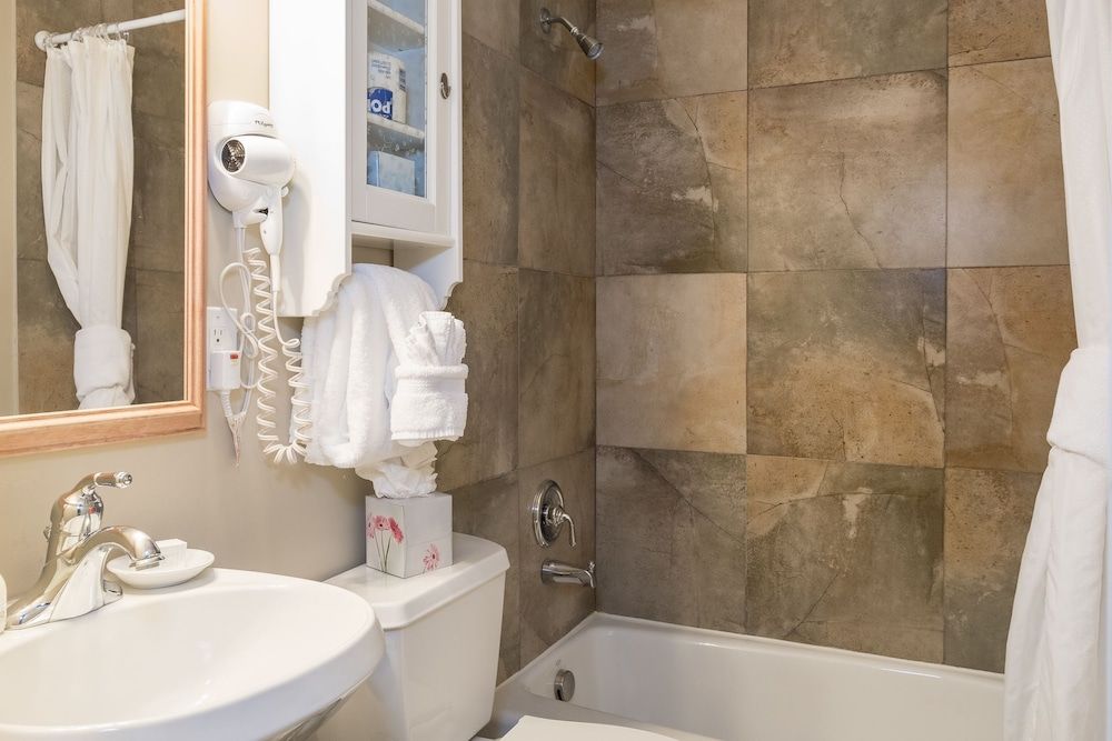 Studio (1 Bathroom)