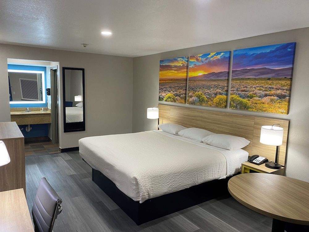 Room, 1 King Bed, Non Smoking