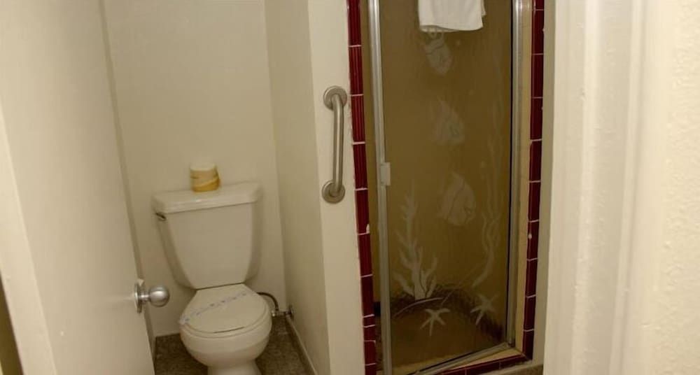 King's Rest Motel Standard Double Room 4