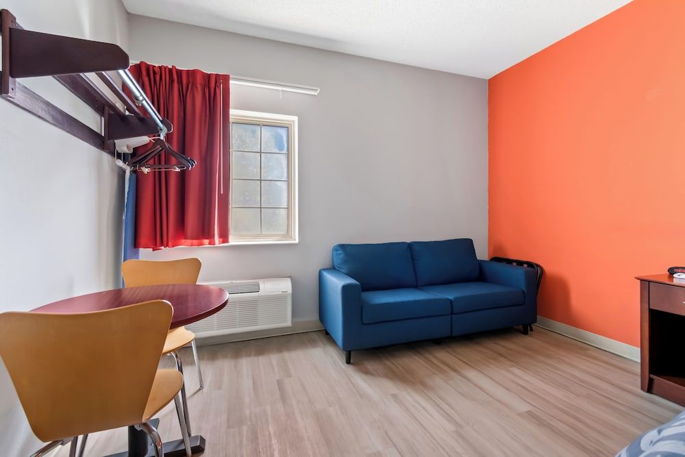 Scottish Inns & Suites Harrisburg - Hershey North Comfort Room 5