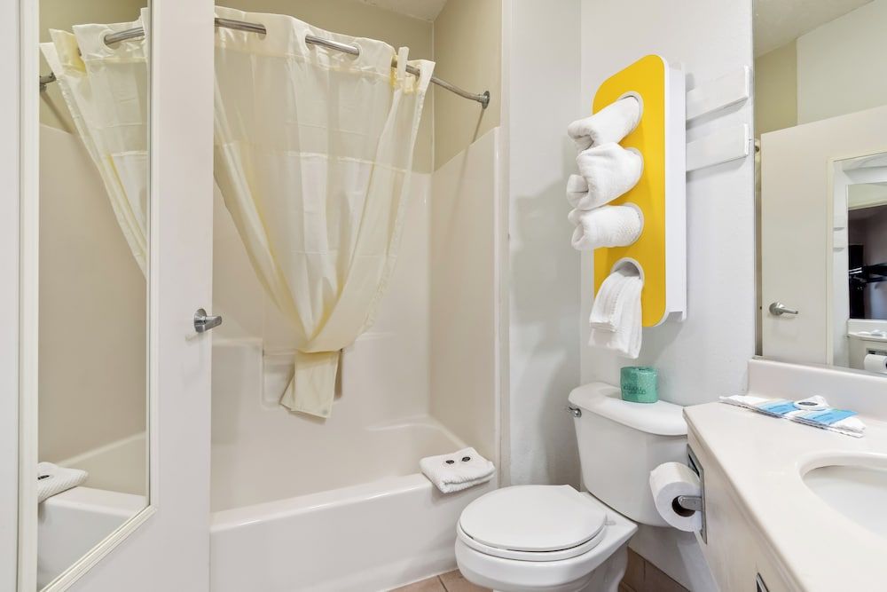 Scottish Inns & Suites Harrisburg - Hershey North Comfort Double Room 4