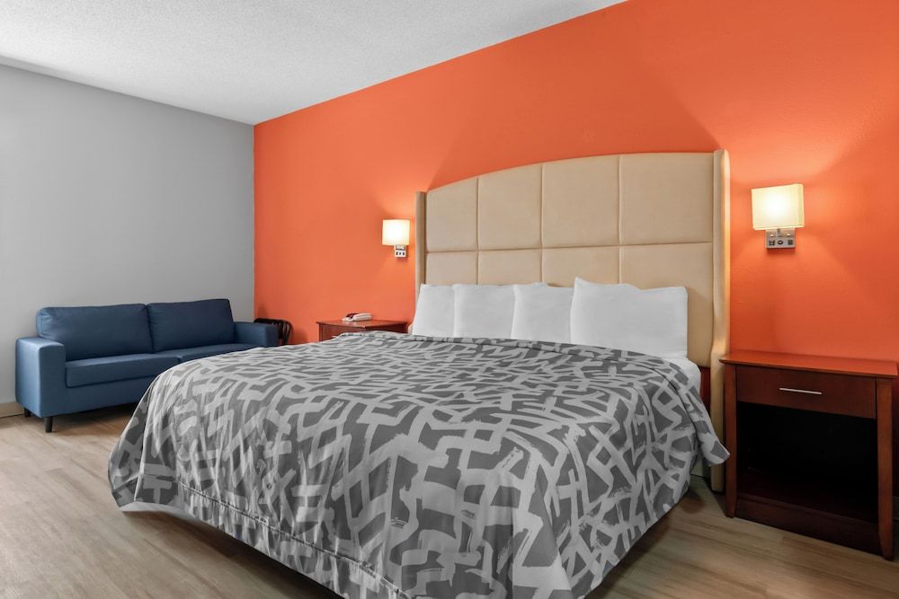 Scottish Inns & Suites Harrisburg - Hershey North Comfort Room 2