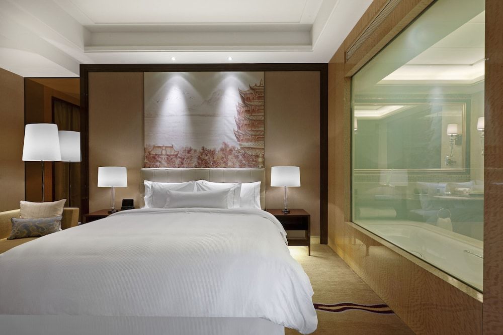 1 King Bed, High Floor - 15th and above, Guest Room