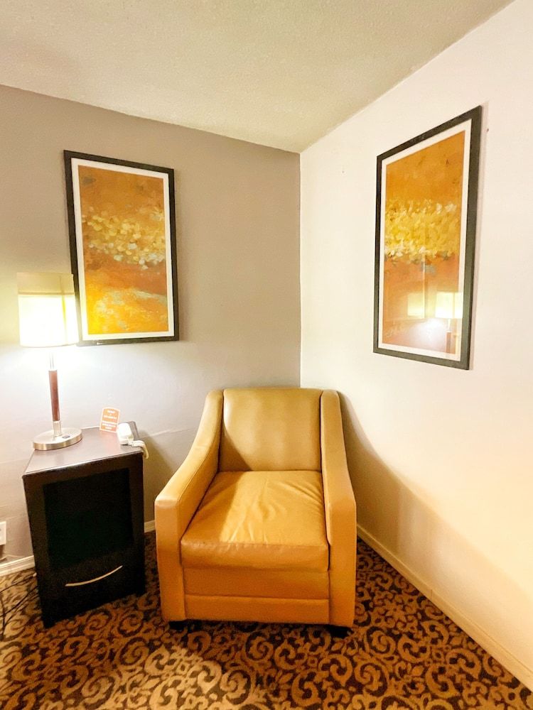 GLH Hotel Standard Room, 1 Queen Bed 5