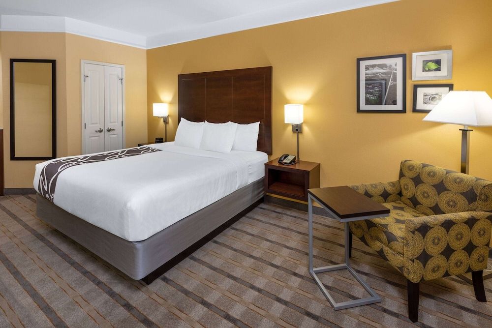 undefined La Quinta Inn & Suites by Wyndham Houston NW Beltway8/WestRD 5